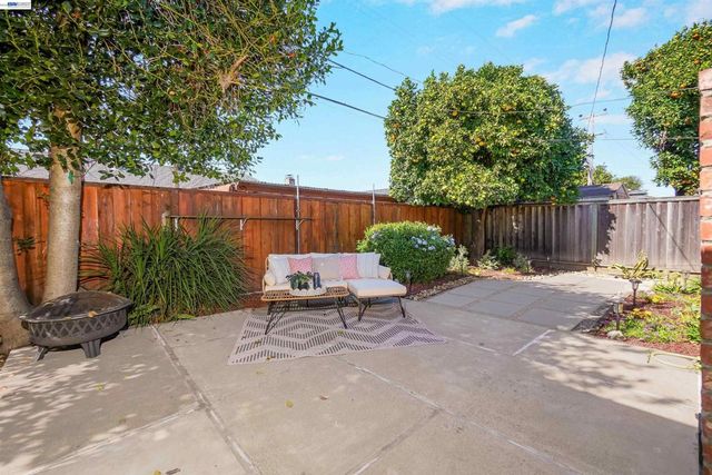 25825 Belhaven St, Hayward, CA 94545