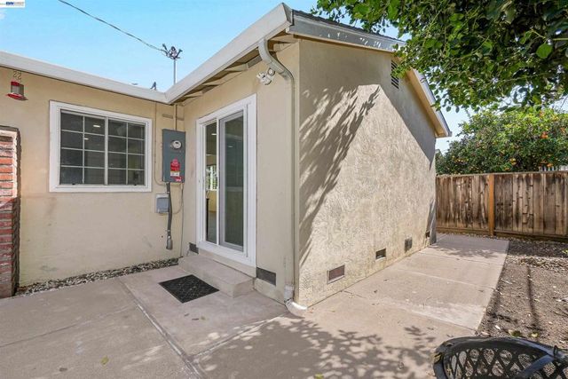 25825 Belhaven St, Hayward, CA 94545