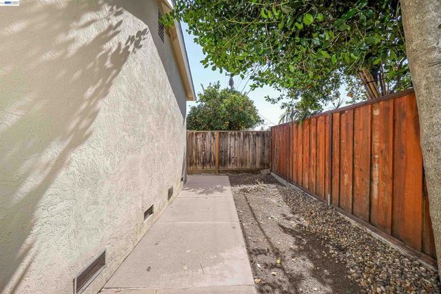25825 Belhaven St, Hayward, CA 94545