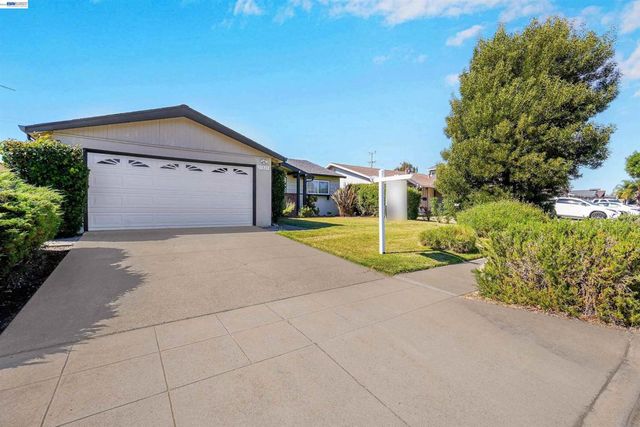 25825 Belhaven St, Hayward, CA 94545