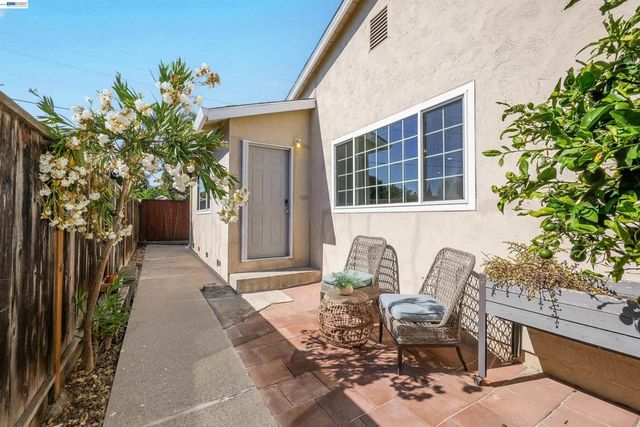 25825 Belhaven St, Hayward, CA 94545