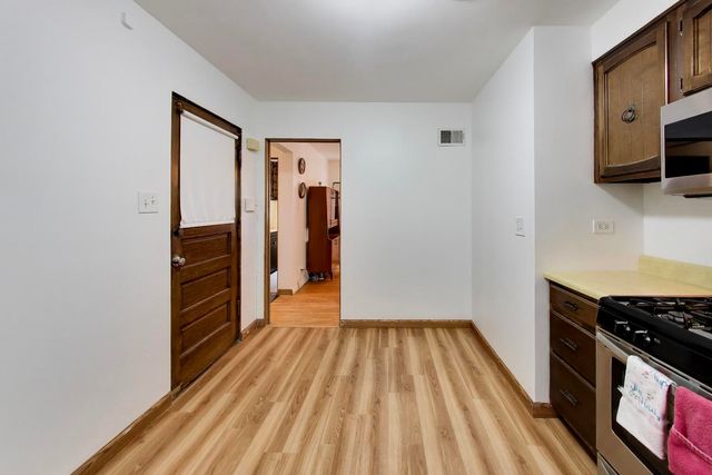 6025 N Sacramento Avenue, Chicago, IL 60659