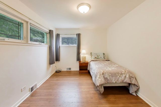 6025 N Sacramento Avenue, Chicago, IL 60659