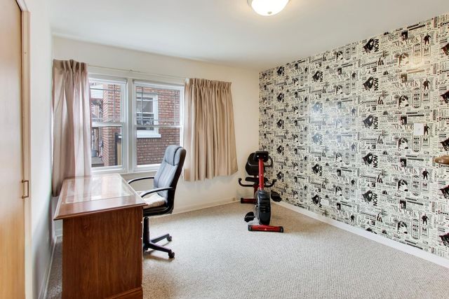 6025 N Sacramento Avenue, Chicago, IL 60659