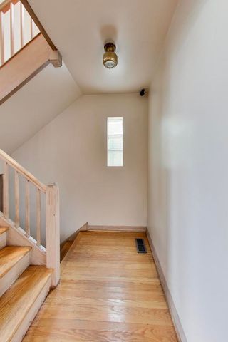 6025 N Sacramento Avenue, Chicago, IL 60659