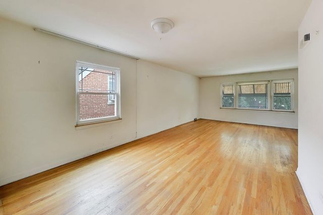 6025 N Sacramento Avenue, Chicago, IL 60659