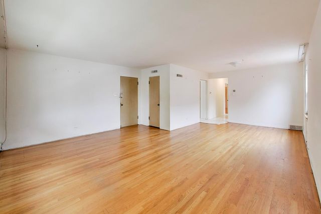 6025 N Sacramento Avenue, Chicago, IL 60659