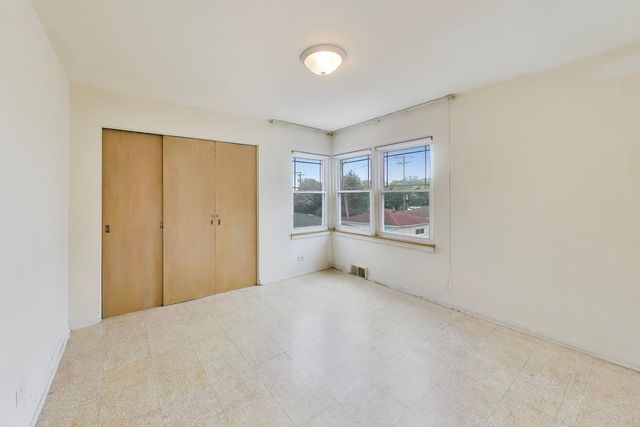 6025 N Sacramento Avenue, Chicago, IL 60659