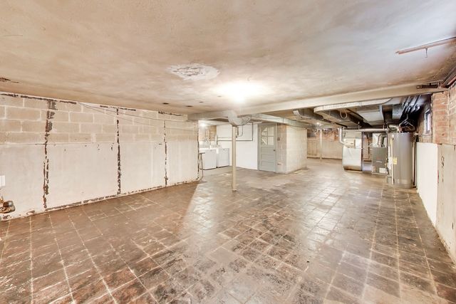 6025 N Sacramento Avenue, Chicago, IL 60659