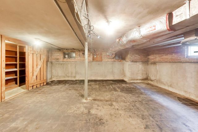 6025 N Sacramento Avenue, Chicago, IL 60659