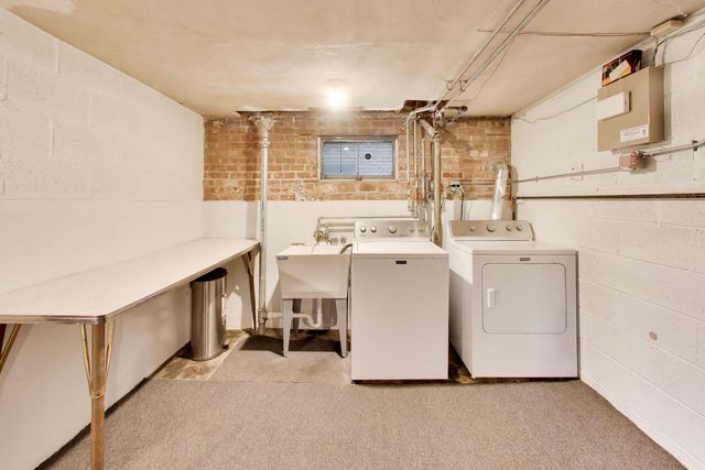 6025 N Sacramento Avenue, Chicago, IL 60659