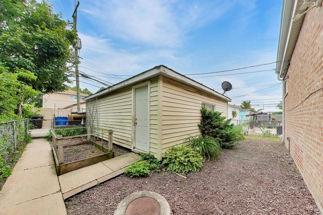 6025 N Sacramento Avenue, Chicago, IL 60659