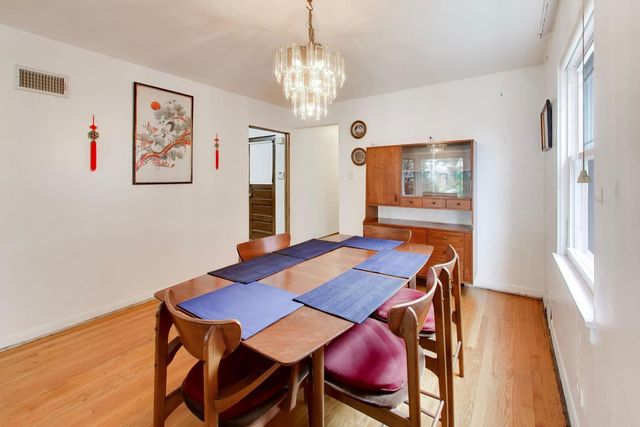 6025 N Sacramento Avenue, Chicago, IL 60659