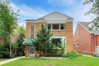 6025 N Sacramento Avenue, Chicago, IL 60659