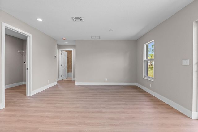 4611 SUNSET Boulevard, Fort Pierce, FL 34982