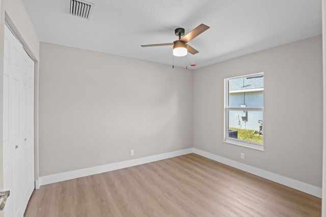 4611 SUNSET Boulevard, Fort Pierce, FL 34982