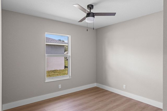 4611 SUNSET Boulevard, Fort Pierce, FL 34982