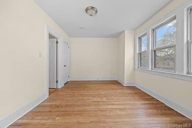 10257 189th Street, Hollis, NY 11423