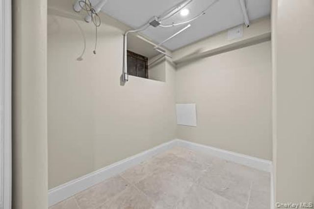 10257 189th Street, Hollis, NY 11423