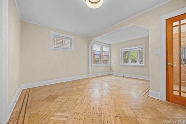 10257 189th Street, Hollis, NY 11423