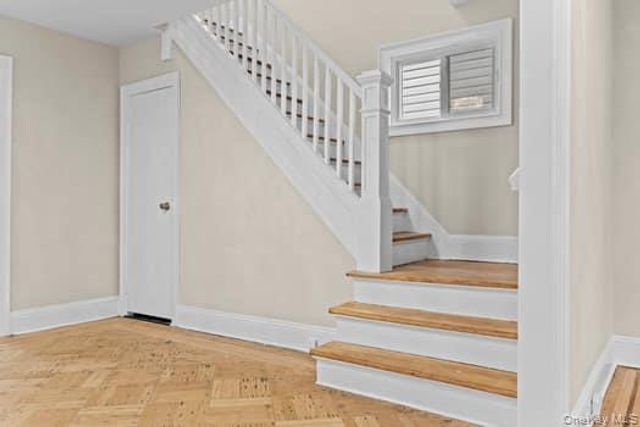 10257 189th Street, Hollis, NY 11423