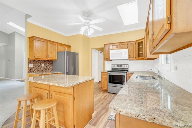 4039 Stoney Creek Drive, Fort Gratiot, MI 48059