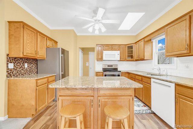 4039 Stoney Creek Drive, Fort Gratiot, MI 48059