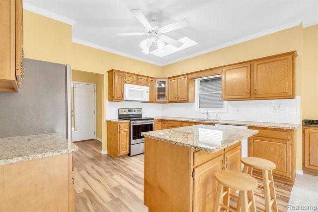 4039 Stoney Creek Drive, Fort Gratiot, MI 48059