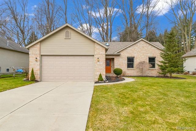 4039 Stoney Creek Drive, Fort Gratiot, MI 48059