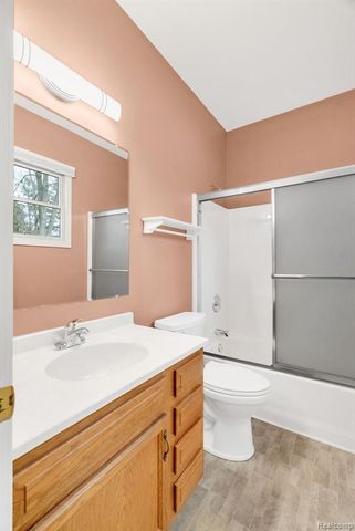 4039 Stoney Creek Drive, Fort Gratiot, MI 48059