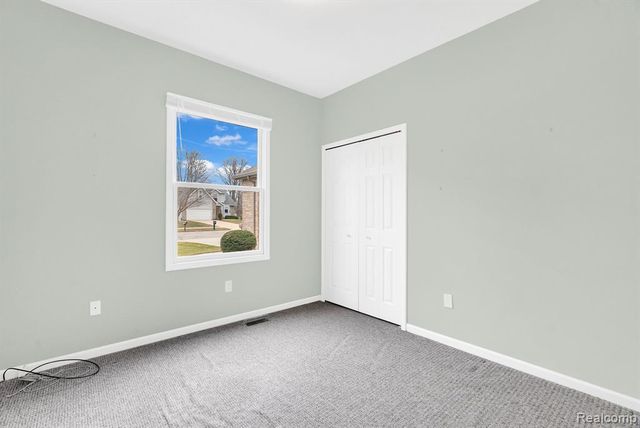 4039 Stoney Creek Drive, Fort Gratiot, MI 48059