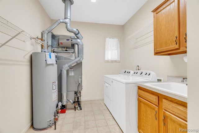 4039 Stoney Creek Drive, Fort Gratiot, MI 48059