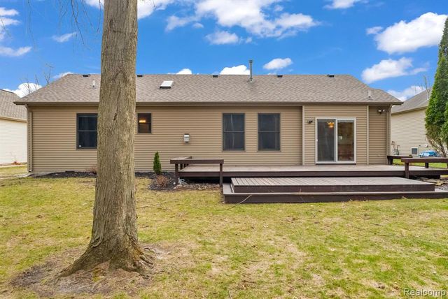 4039 Stoney Creek Drive, Fort Gratiot, MI 48059