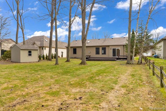 4039 Stoney Creek Drive, Fort Gratiot, MI 48059