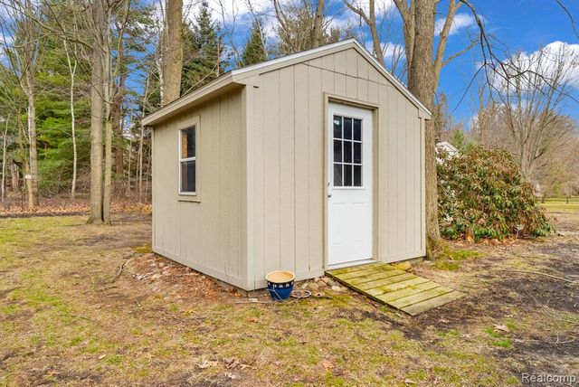 4039 Stoney Creek Drive, Fort Gratiot, MI 48059