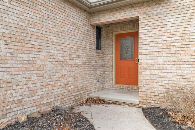4039 Stoney Creek Drive, Fort Gratiot, MI 48059