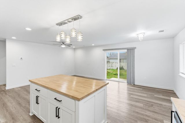 7905 Jacqueline Way, White City, OR 97503