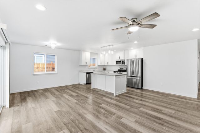 7905 Jacqueline Way, White City, OR 97503