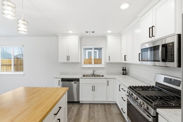 7905 Jacqueline Way, White City, OR 97503