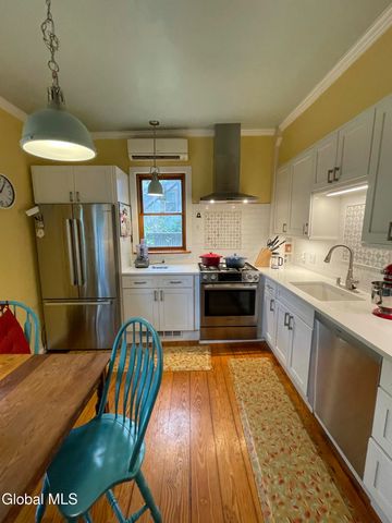 52 S Allen Street, Albany, NY 12208