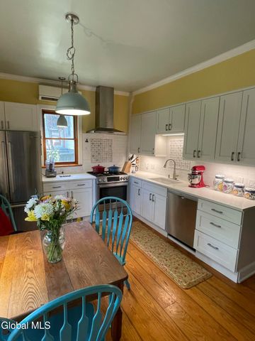 52 S Allen Street, Albany, NY 12208