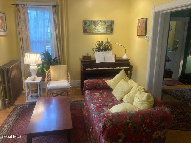 52 S Allen Street, Albany, NY 12208