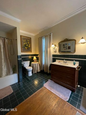 52 S Allen Street, Albany, NY 12208