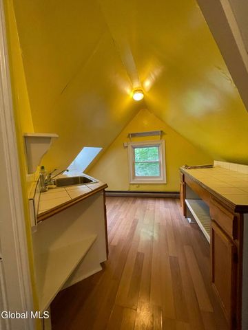 52 S Allen Street, Albany, NY 12208
