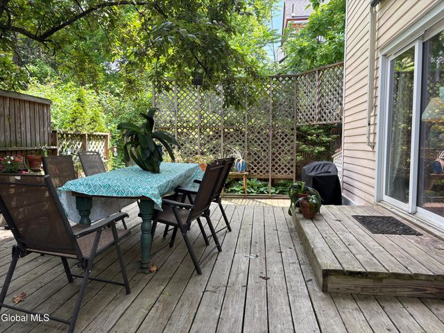 52 S Allen Street, Albany, NY 12208