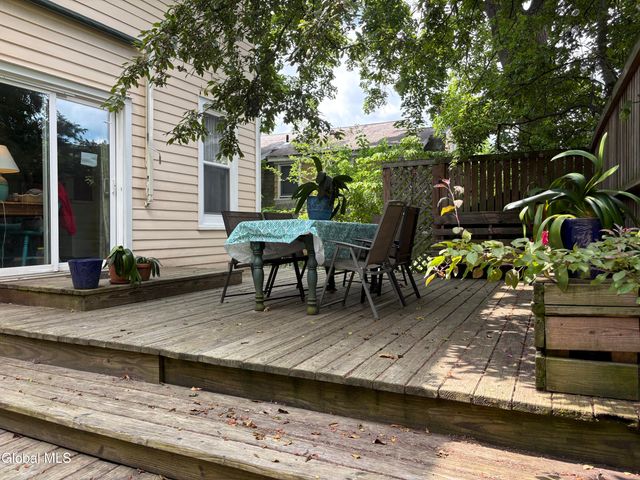 52 S Allen Street, Albany, NY 12208