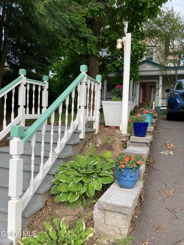 52 S Allen Street, Albany, NY 12208