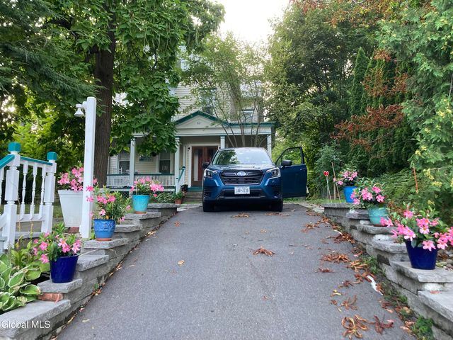 52 S Allen Street, Albany, NY 12208