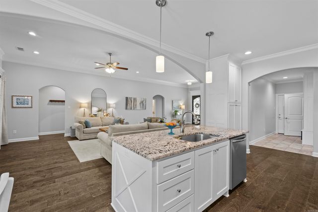9424 Vale Royal Dr, Sherwood, AR 72120