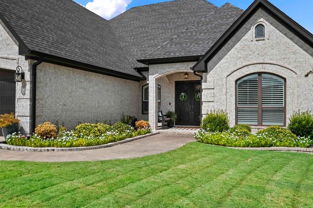 9424 Vale Royal Dr, Sherwood, AR 72120